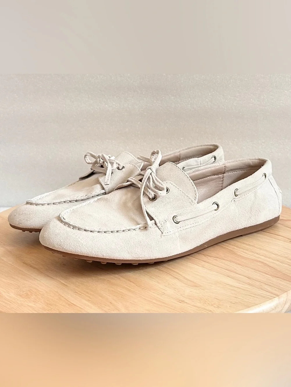 NWOT. Lucky Brand Men’s Light Cream Leather Suede Boat Shoes Size 8.5M